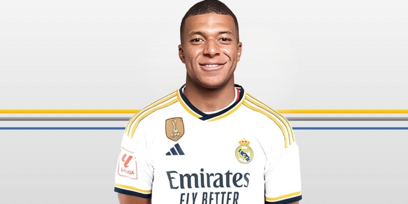 K.Mbappé mặc áo thi đấu Real Madrid